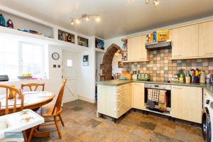 Kitchen/Breakfast Room- click for photo gallery